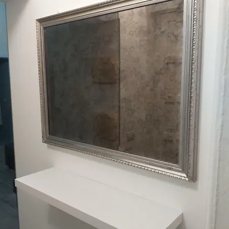 Lara's House Gallery